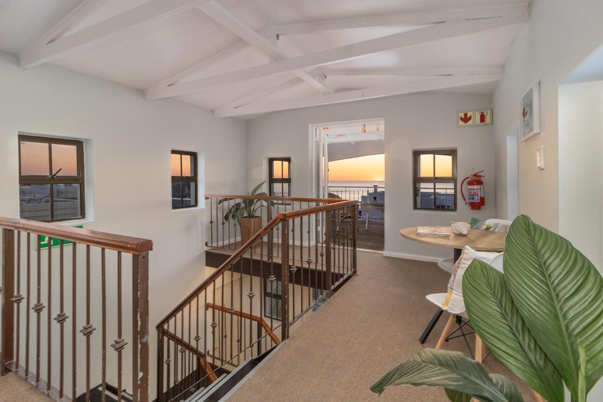 The Sandcastle Guesthouse - Melkbosstrand Bagian luar foto