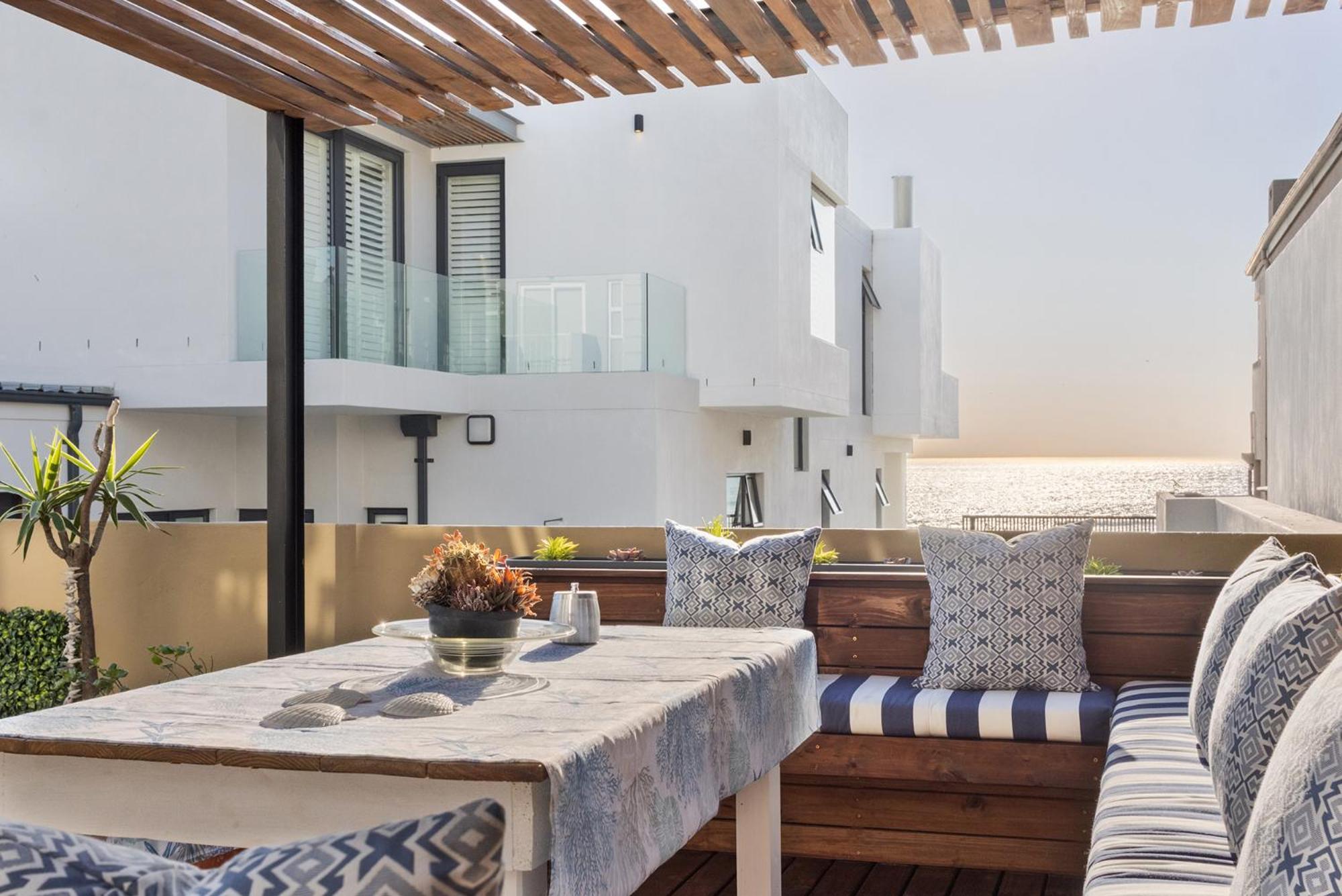 The Sandcastle Guesthouse - Melkbosstrand Bagian luar foto