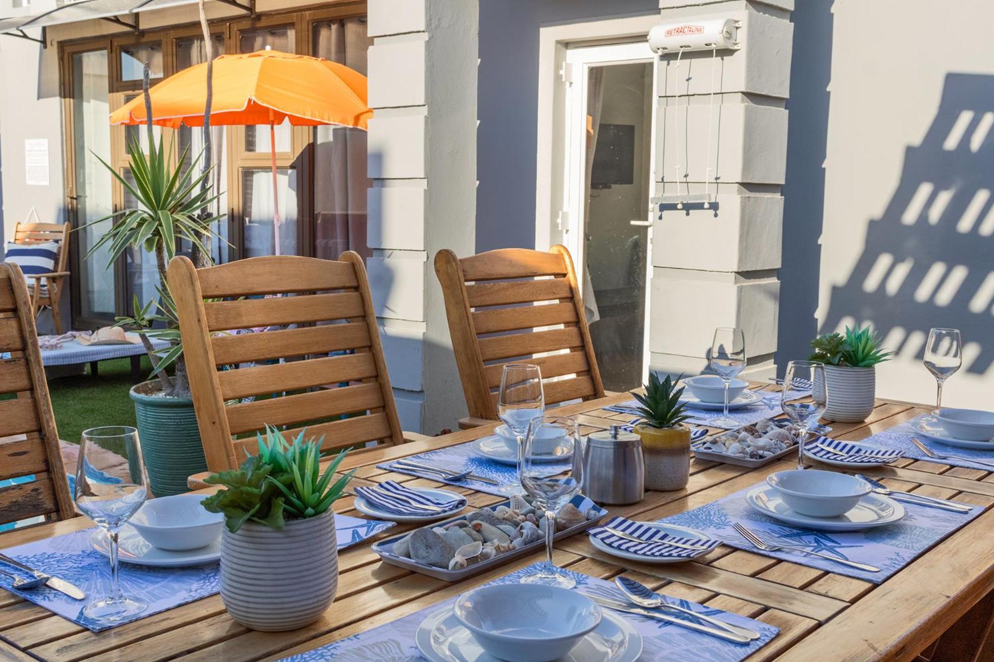 The Sandcastle Guesthouse - Melkbosstrand Bagian luar foto